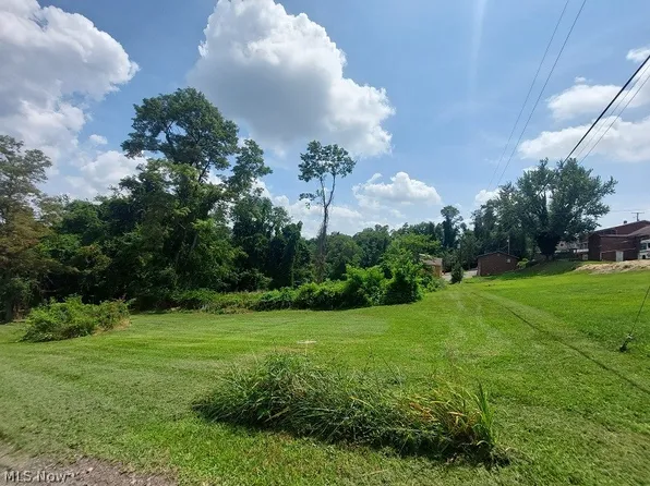Cunningham Ln, Steubenville, OH 43953
