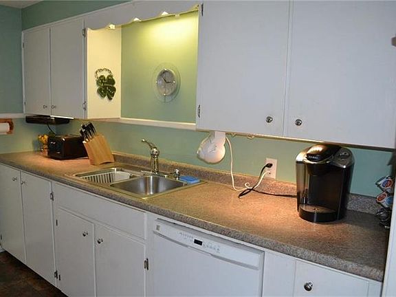 3rd image of 9 Woodland St