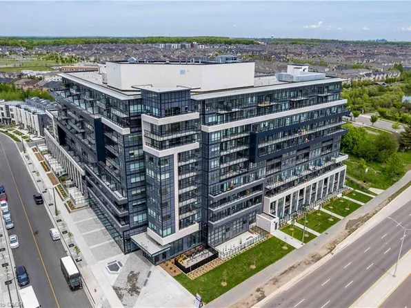395 Dundas St W #Penthouse 21, Oakville, ON L6M 4L9