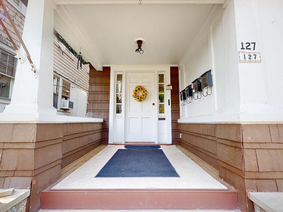 1st image of 124 Gordon Ave #3