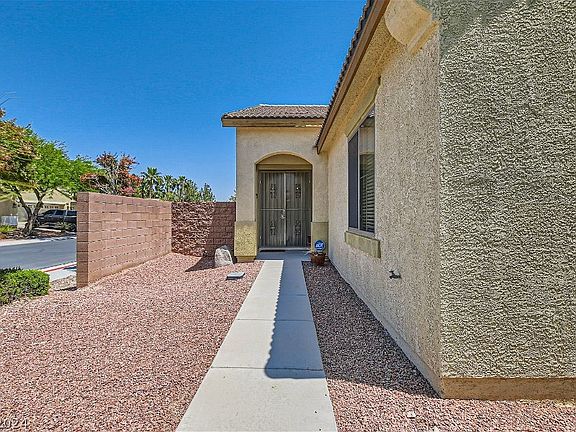 4th image of 8132 Devils Canyon St