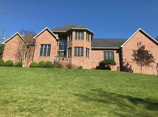 60 Stoneridge Dr, Hurricane, WV 25526