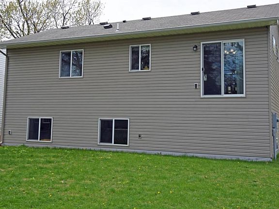 2nd image of 5918 Idaho Ave N