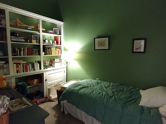 5th image of 139 N 4th St APT B