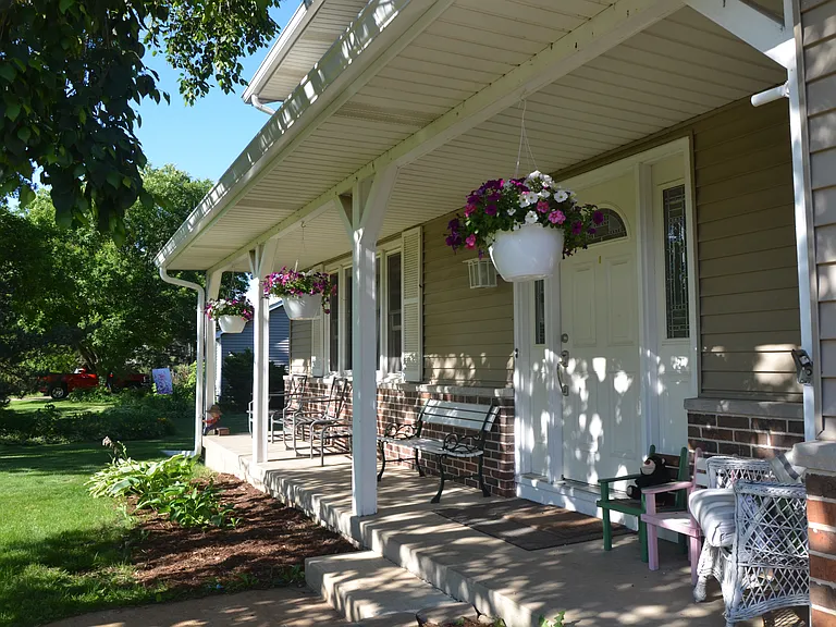 Devonshire Ln — Photo 28