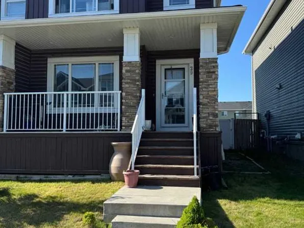 29 N Redstone Cmn NE, Calgary, AB T3N 0K3
