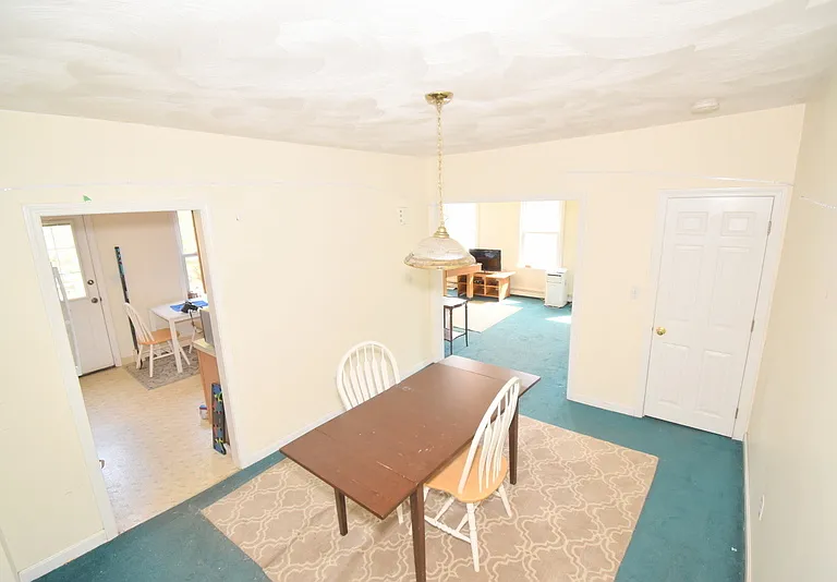 105 Silver Lake Ave — Photo 4