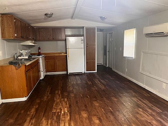 4th image of 98 Casora Dr