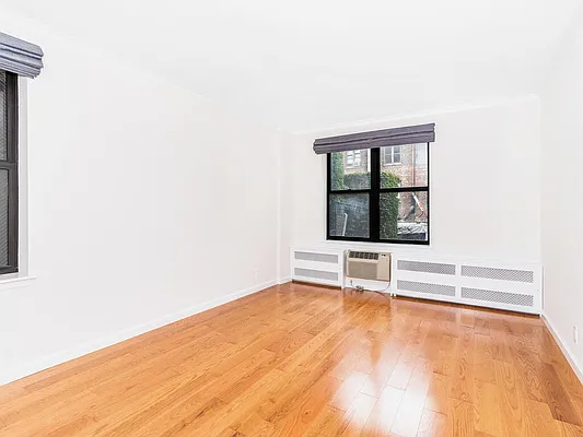 Sold by Row Real Estate LLC | media 10