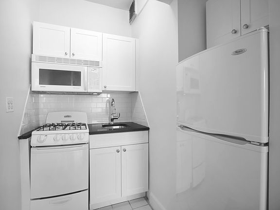 4th image of 160 W 71st St APT 4F