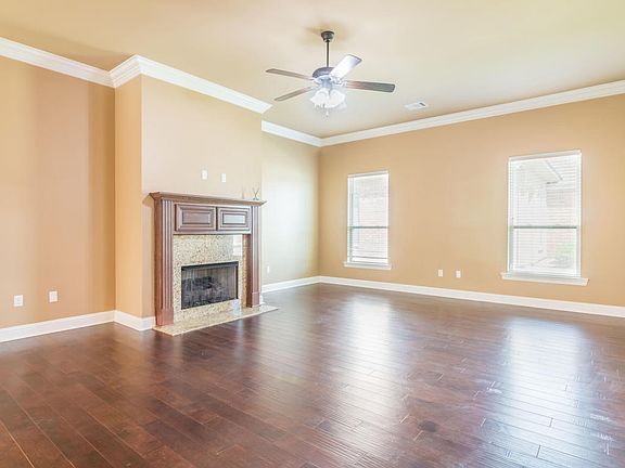 5th image of 315 Rosemary Pl