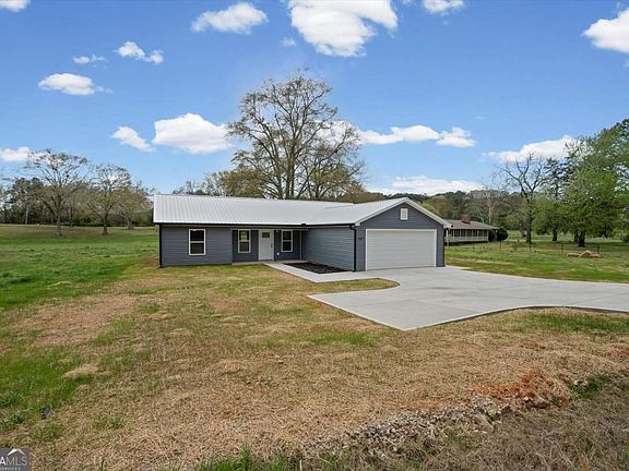 4th image of 2700 Chulio Rd