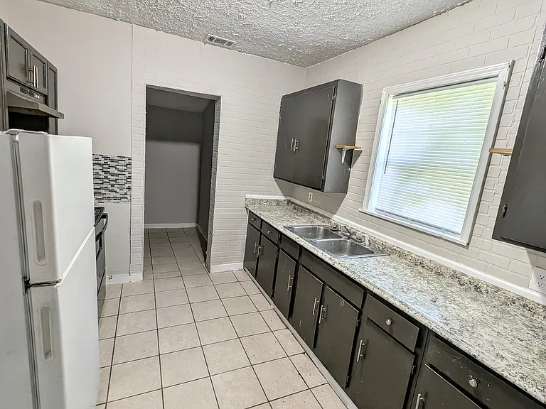 2211 Butner Rd SW — Photo 5