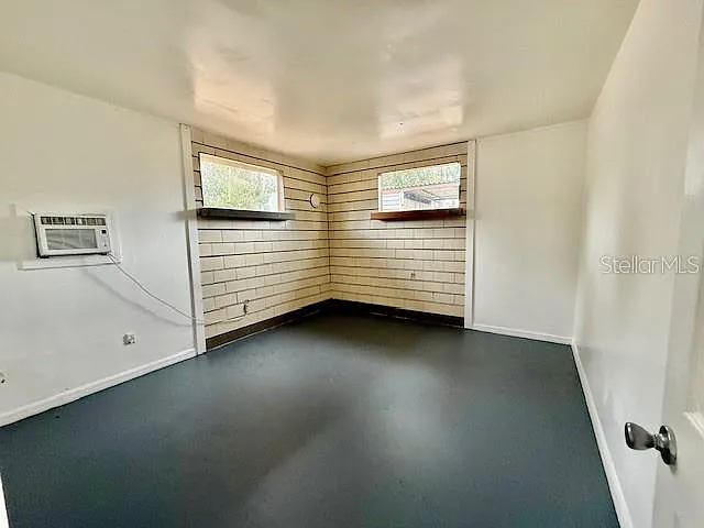 4 Sunshine Blvd — Photo 30