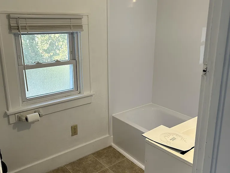 502 Amherst Ave — Photo 3