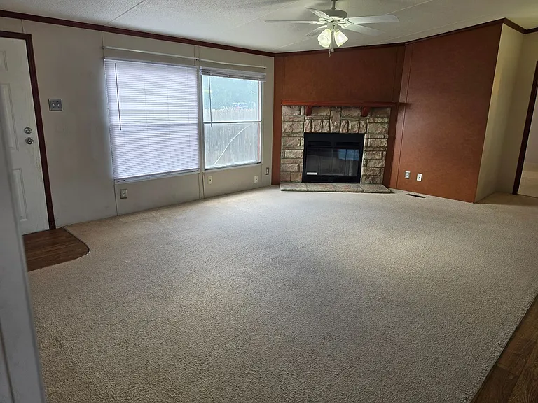1617 E Brazos St — Photo 7