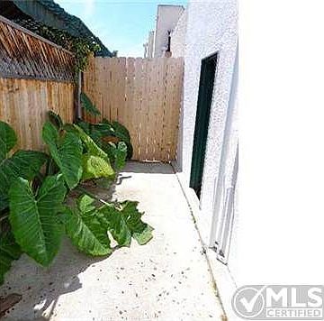 3rd image of 3363 Monroe Ave