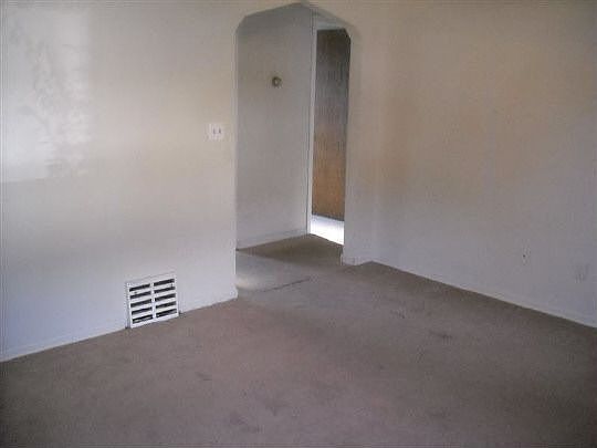 5th image of 2115 Christina St