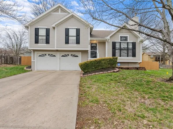 1408 NE Applewood Ct, Lees Summit, MO 64086