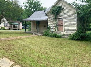 580 3rd St SW, Paris, TX 75460