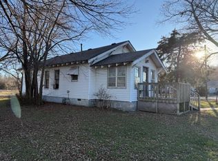 302 E Railway, Fairland, OK 74343