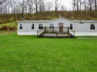 6863 Baldwin Rd, Cayuga, NY 13034