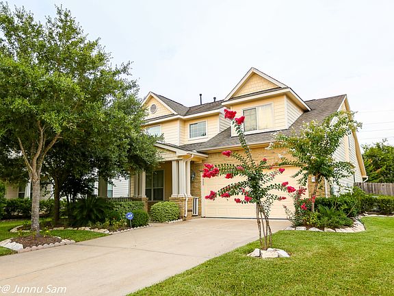 3rd image of 1231 Lexington Green Dr
