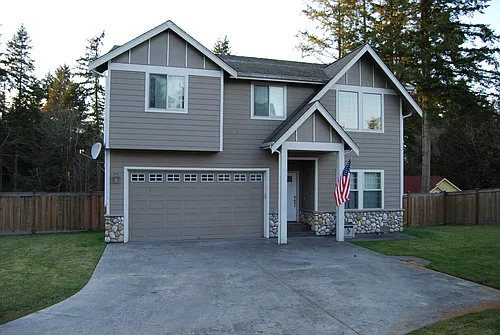1847 Redwood Dr Photo 1