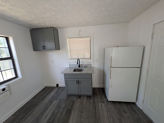 4th image of 111 S Main St #13B