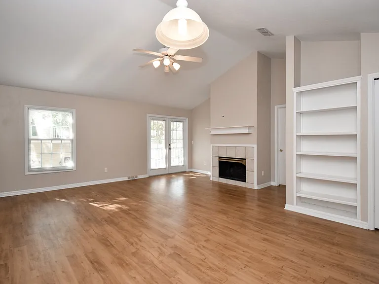 5210 SW 91st Ter #C — Photo 1