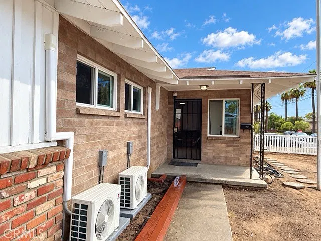 3 bed, 1400 sqft, $3,200 — Photo 3