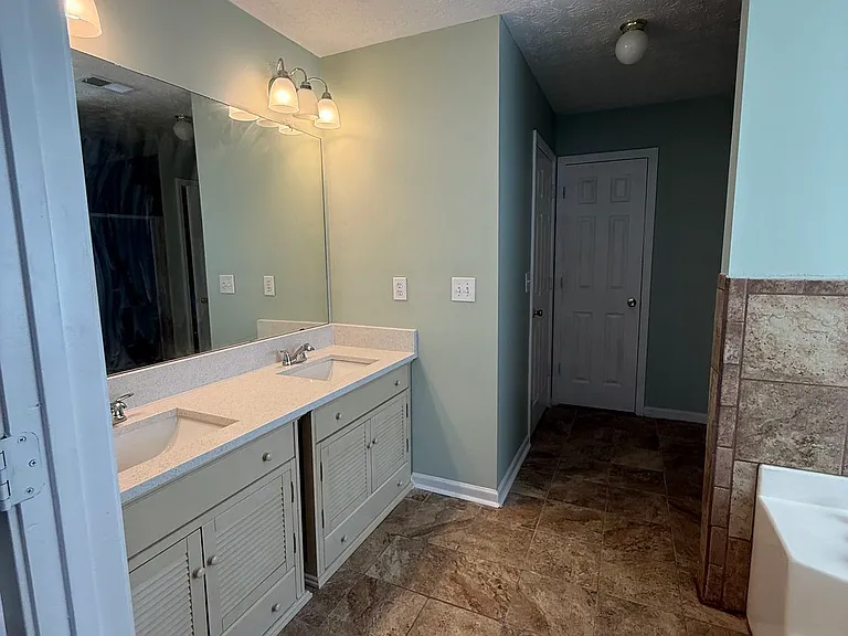 755 Tara Bnd — Photo 15