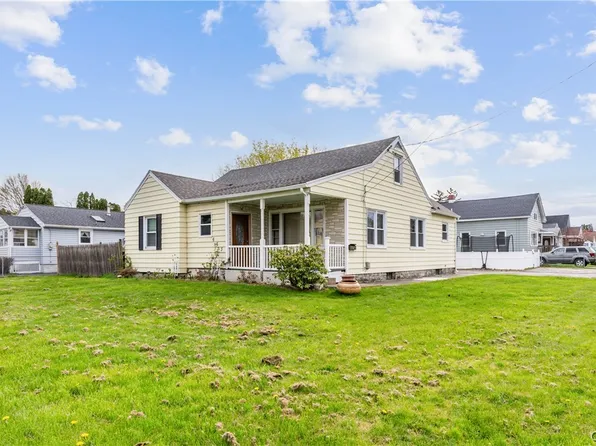 663 Kinne St, East Syracuse, NY 13057