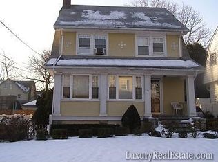 19 Gramercy Pl, New Rochelle, NY 10801