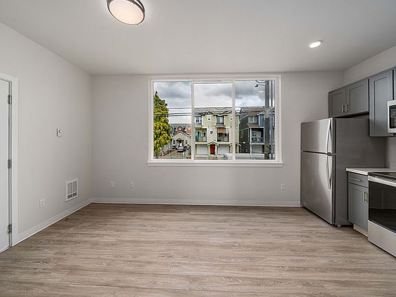 3rd image of 4312 S Puget Sound Ave #104