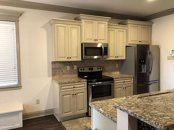 4th image of 213 Milton Est S