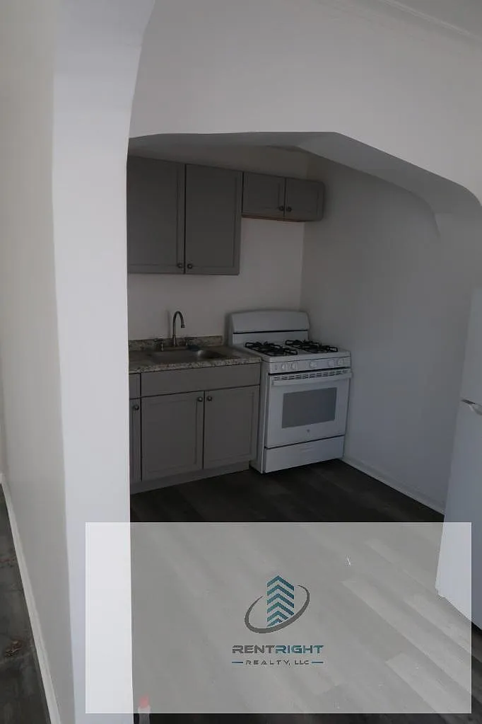 Studio, 1.0 bath, 500 sqft, $1,300 — Photo 4