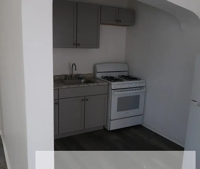 4477 N Elston Ave #108 — Photo 4