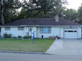 1813 River Rd NW, East Grand Forks, MN 56721