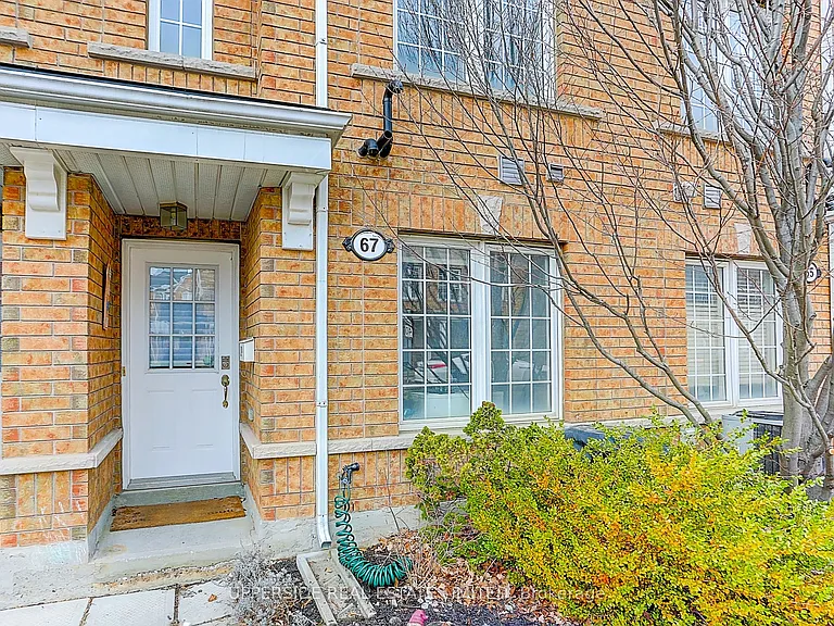 67 Birdstone Cres — Photo 2