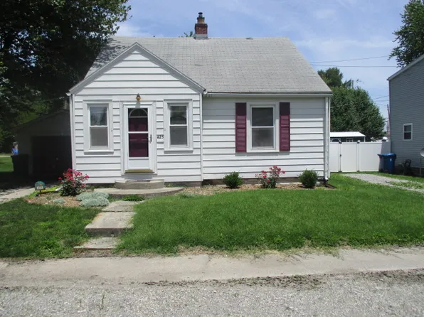425 Flora Ave, Flora, IL 62839