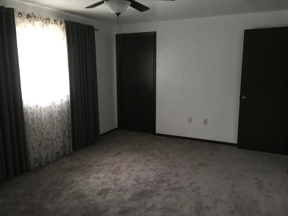 Master bedroom 2 closets 