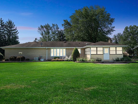 5th image of 10512 Fitzsimmons Dr