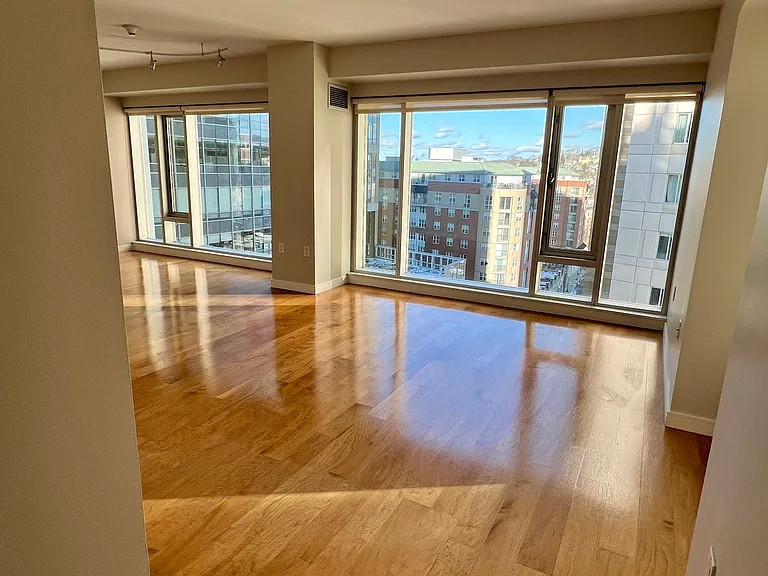 200 Exchange St — Photo 5