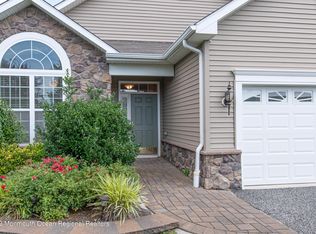 79 Eagle Ridge Cir, Lakewood, NJ 08701