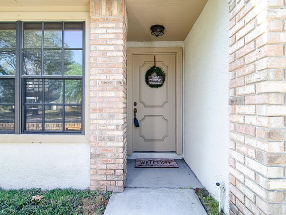 3rd image of 3260 Chatsworth Ln