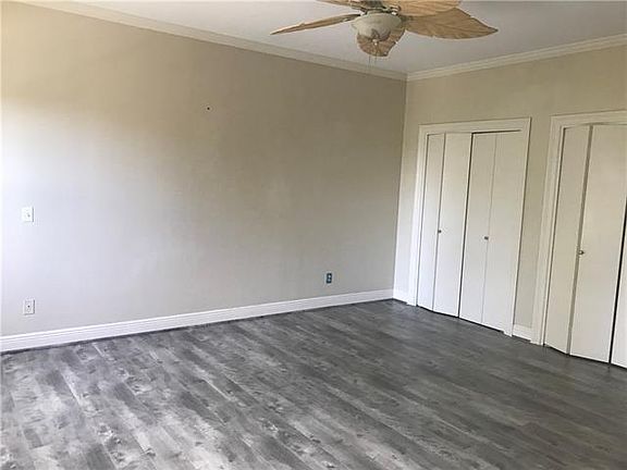 4th image of 350 Leslie Ln