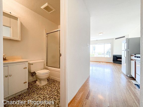 3rd image of 921 Dolores St APT 9