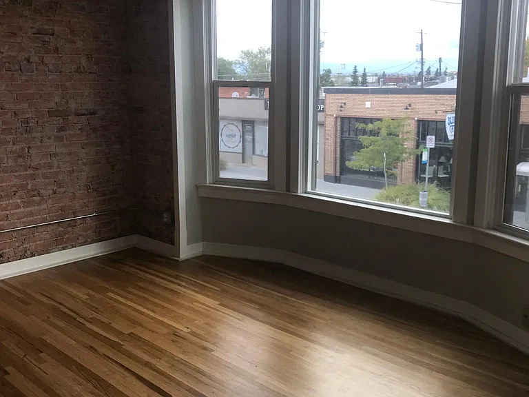 1926 E Sprague Ave #4 — Photo 3