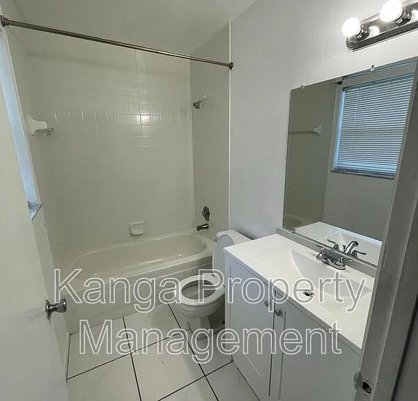 11425 NW 35th St — Photo 15